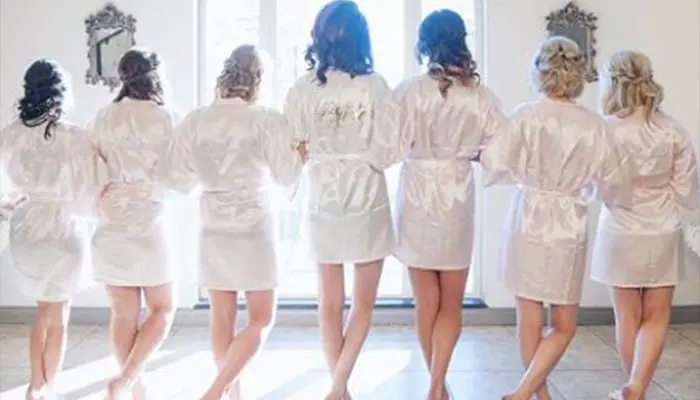 Bridesmaids photos in robes