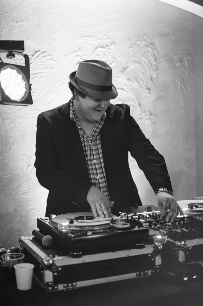 7 secrets to creating a fun wedding is your DJ