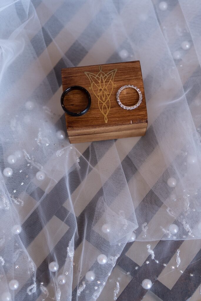 Lord of the rings wedding ring box emblem